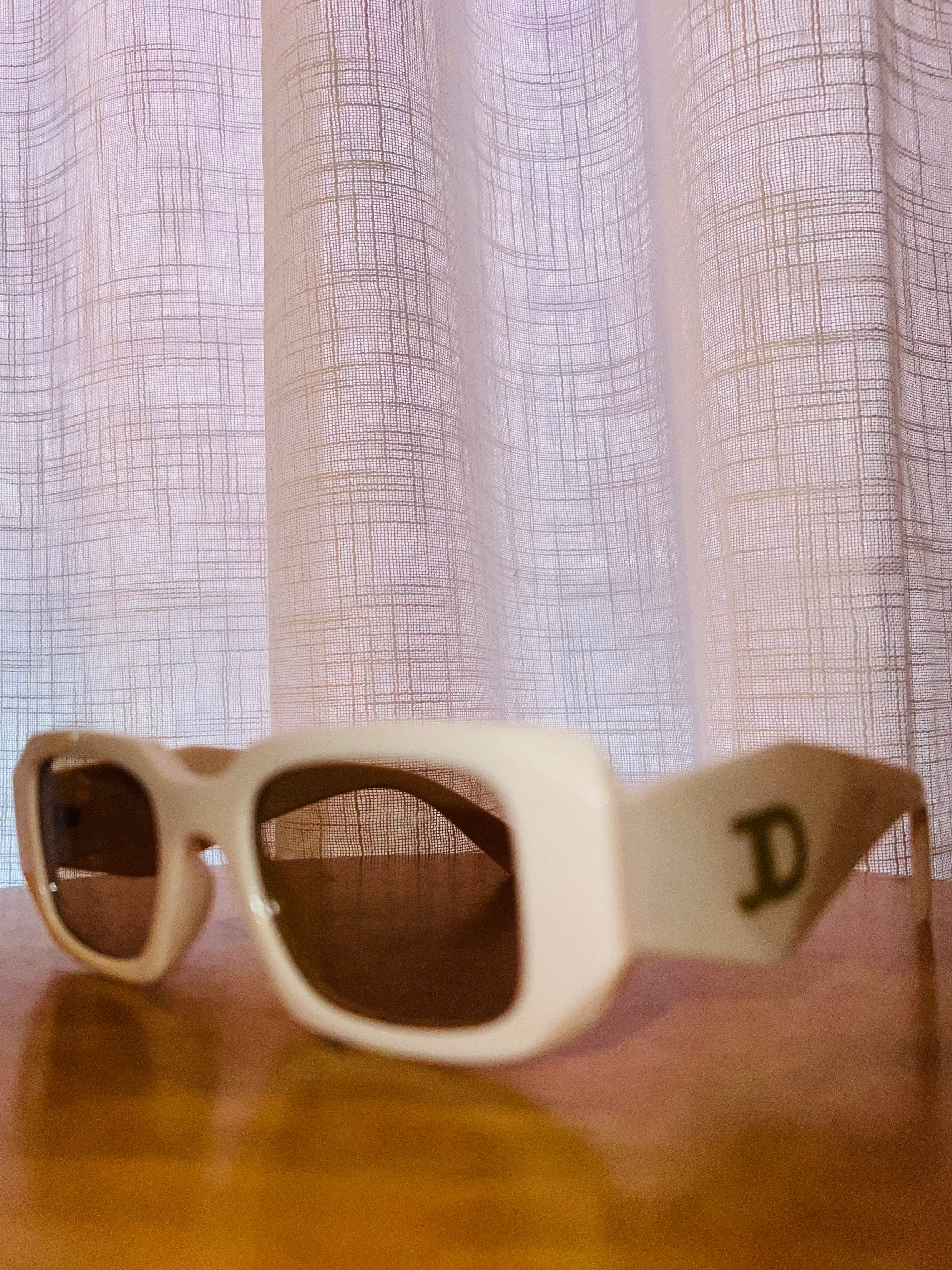 SUNGLASSES