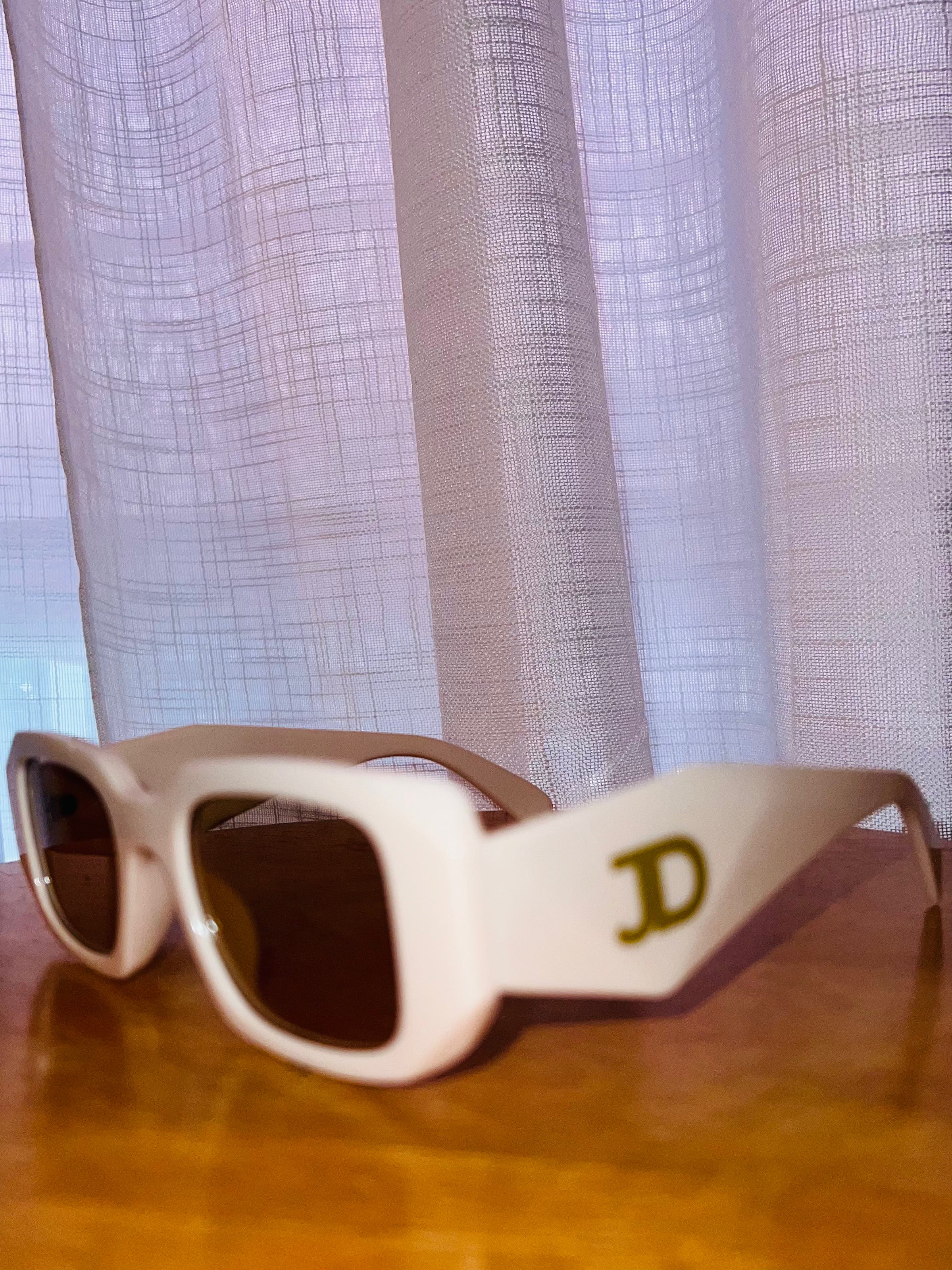 SUNGLASSES